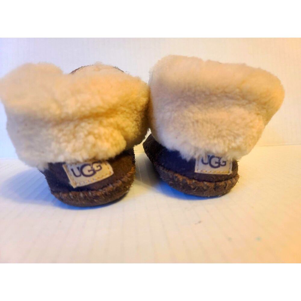 UGG Child Slippers Booties Chestnut Suede Faux Fur‎ SIZE 4/5 - Picture 2 of 4